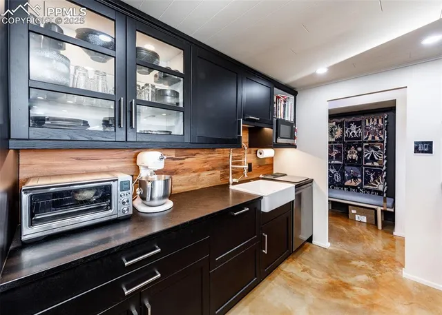 $310,000 | 411 Lakewood Circle, Unit C706, Colorado Springs, CO 80910