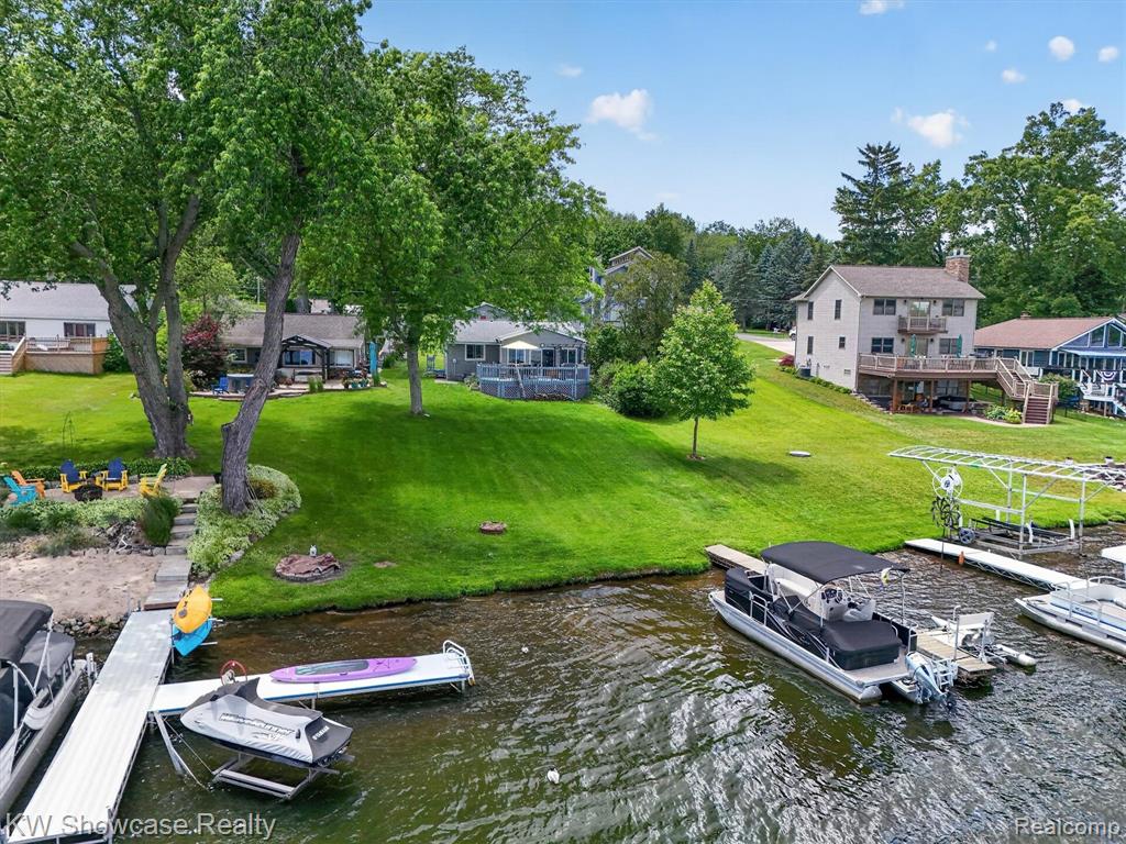 5854 Bullard Road Fenton, MI 48430 - Photo 40 of 47
