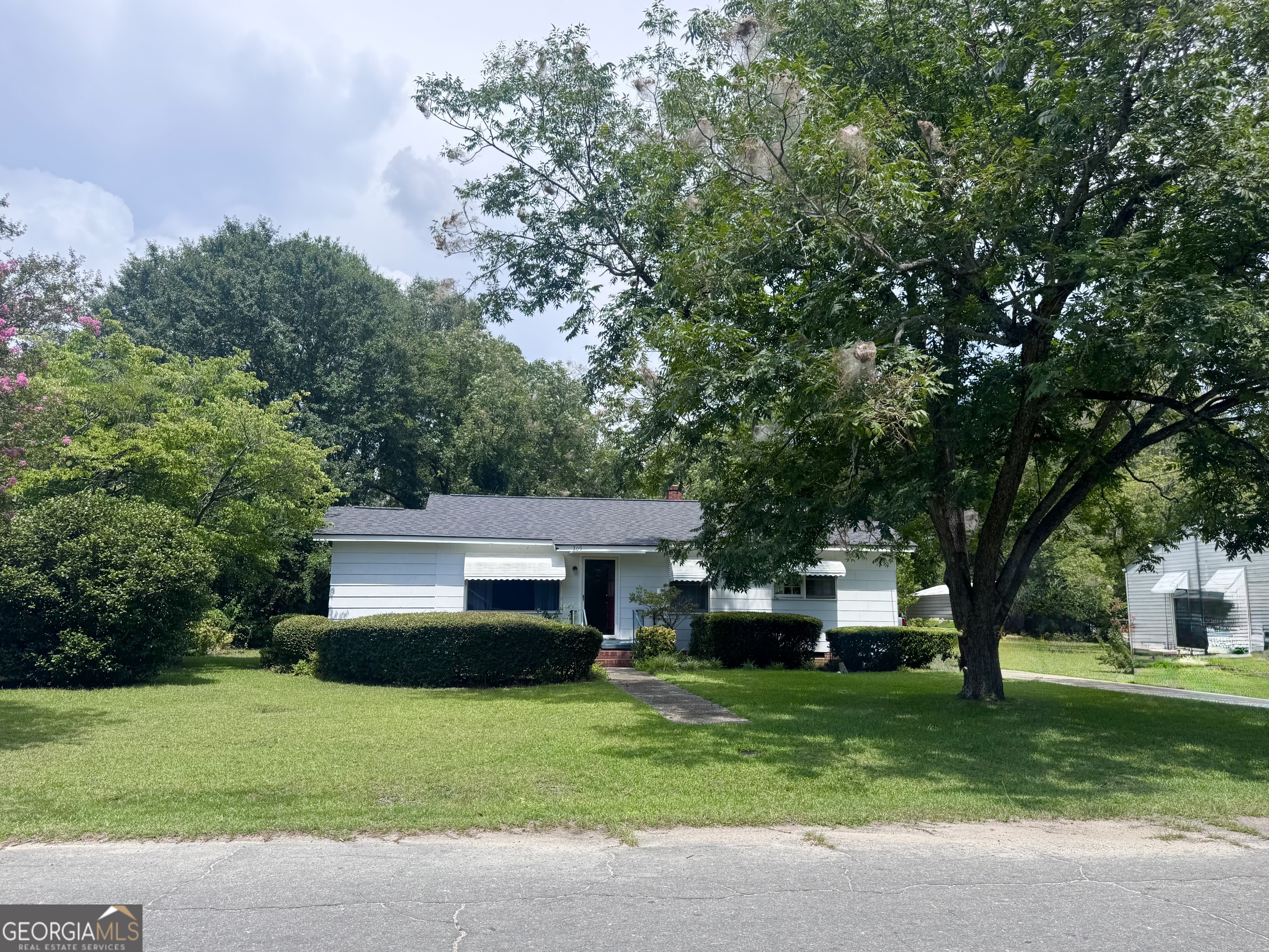 209 Vernon Street Dublin, GA 31021 - Photo 1 of 20