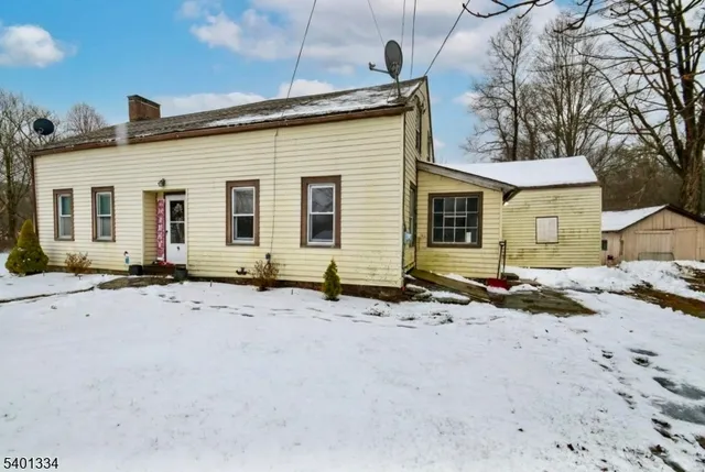 $1,600 | 9 School House Road, Oak Ridge, NJ 07438