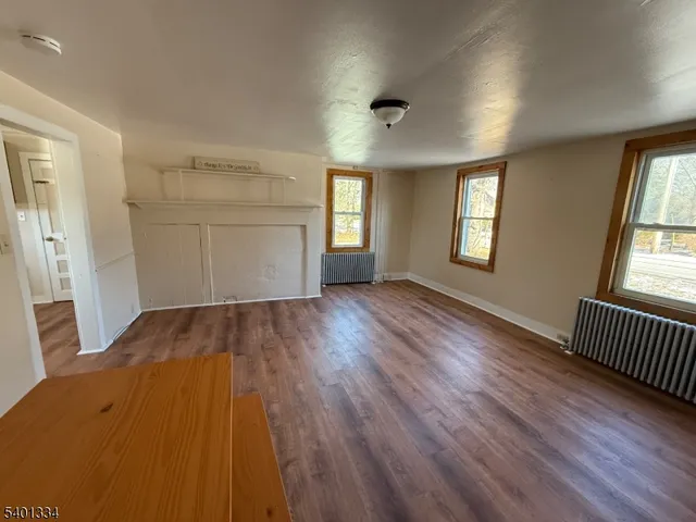 $1,600 | 9 School House Road, Oak Ridge, NJ 07438