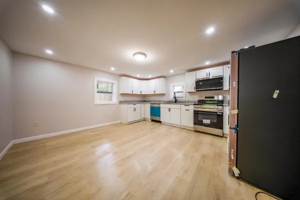 $369,999 | 71 Pearl Street, Bath, ME 04530