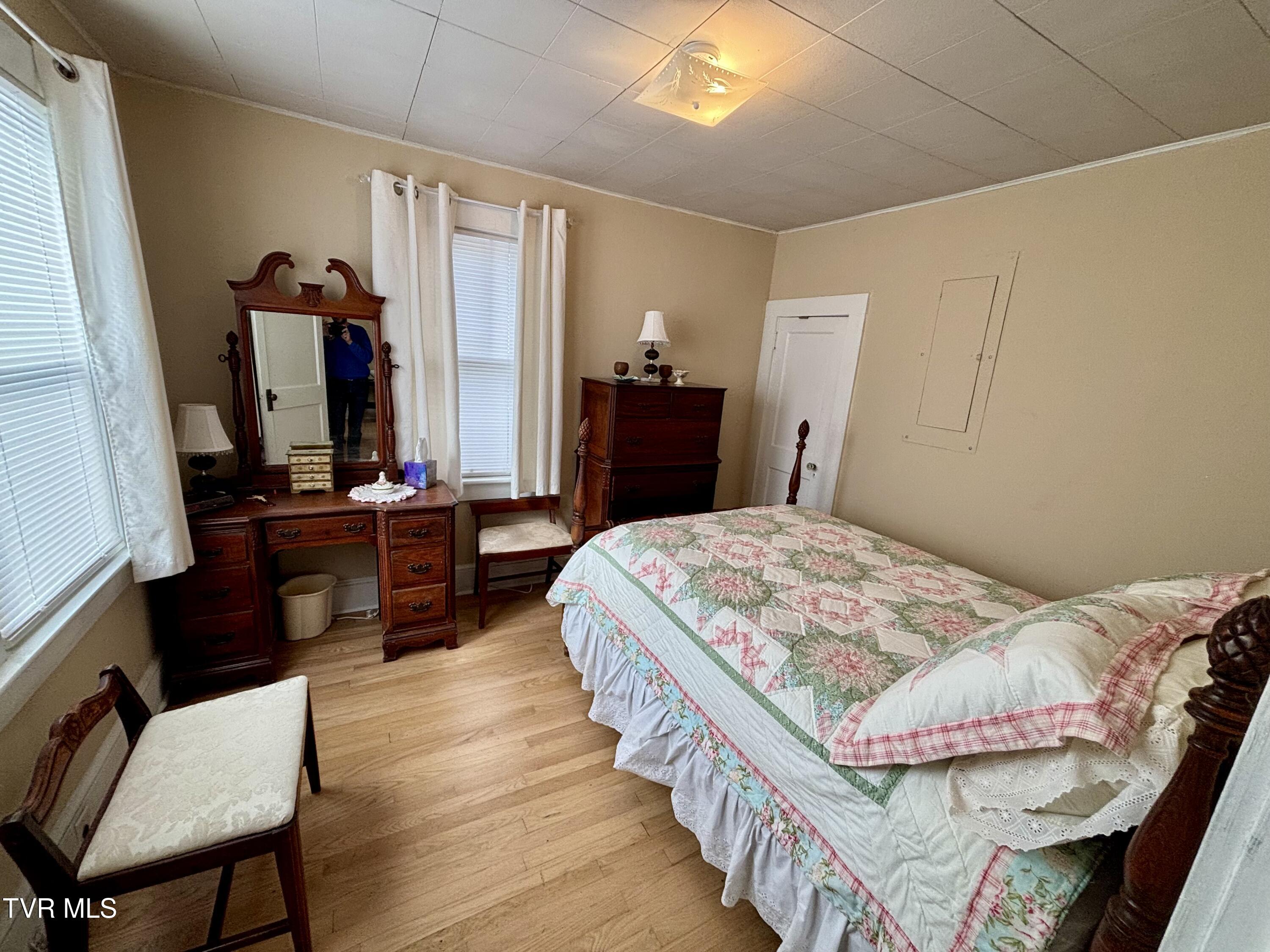 313 School Street Erwin, TN 37650 - Photo 11 of 21 IMG_6503