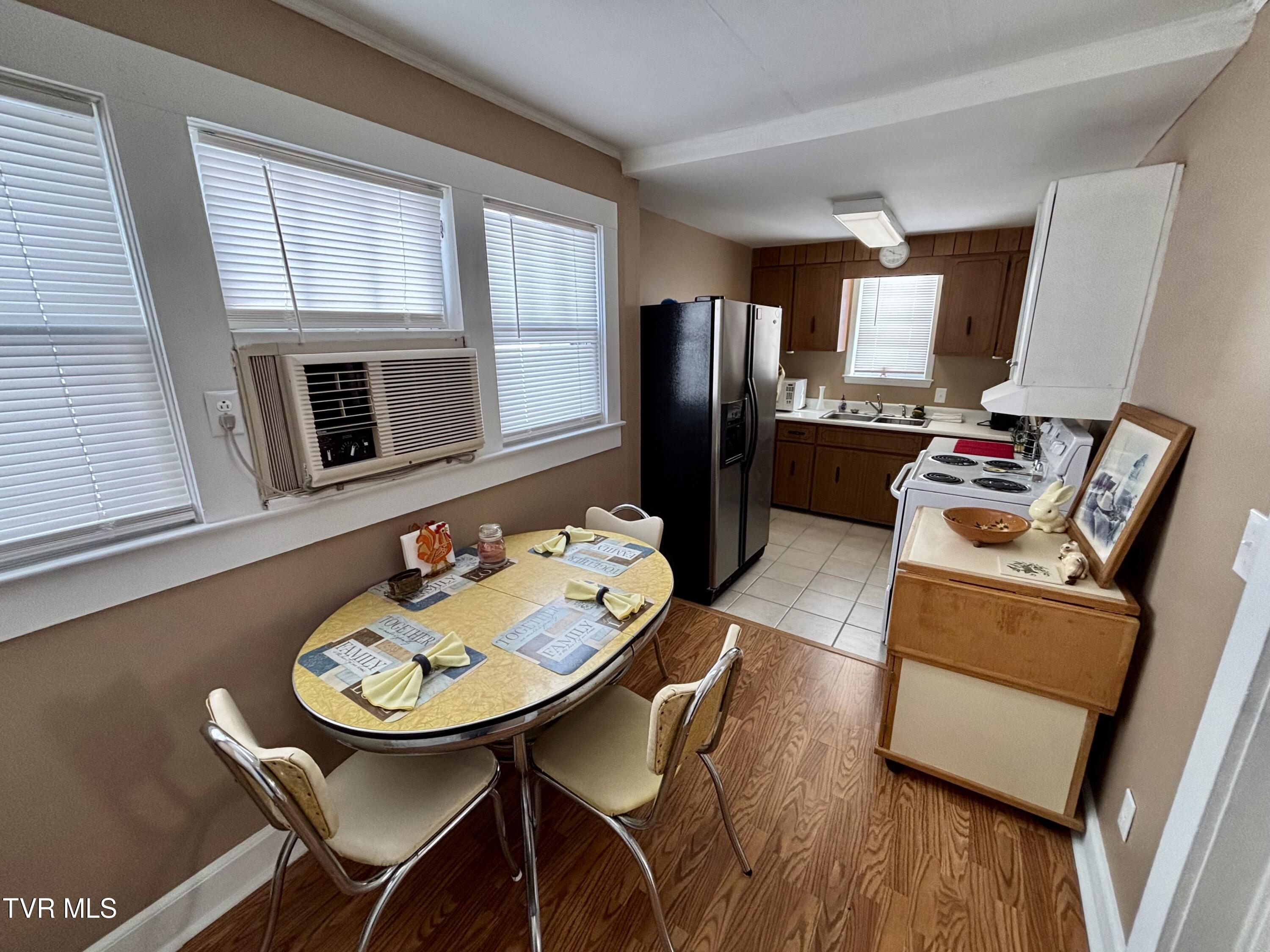 313 School Street Erwin, TN 37650 - Photo 18 of 21 IMG_6511