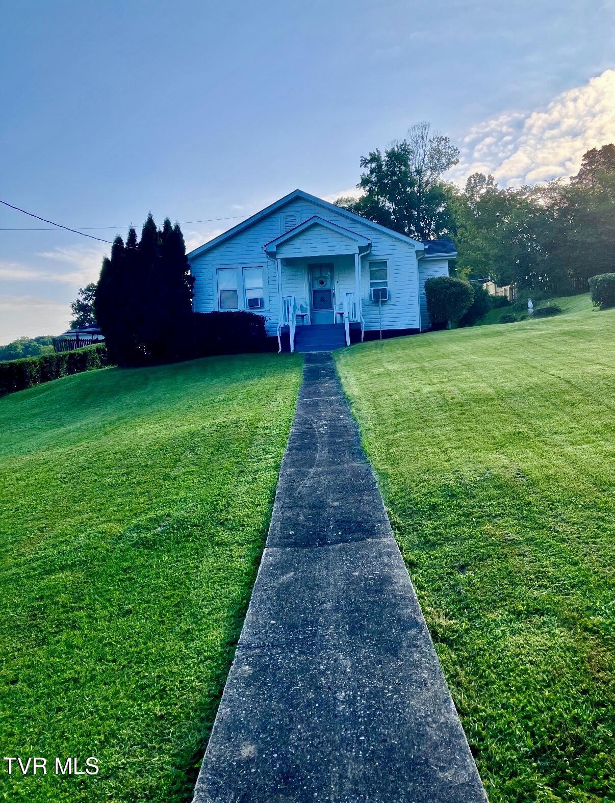 313 School Street Erwin, TN 37650 - Photo 21 of 21 IMG_1452