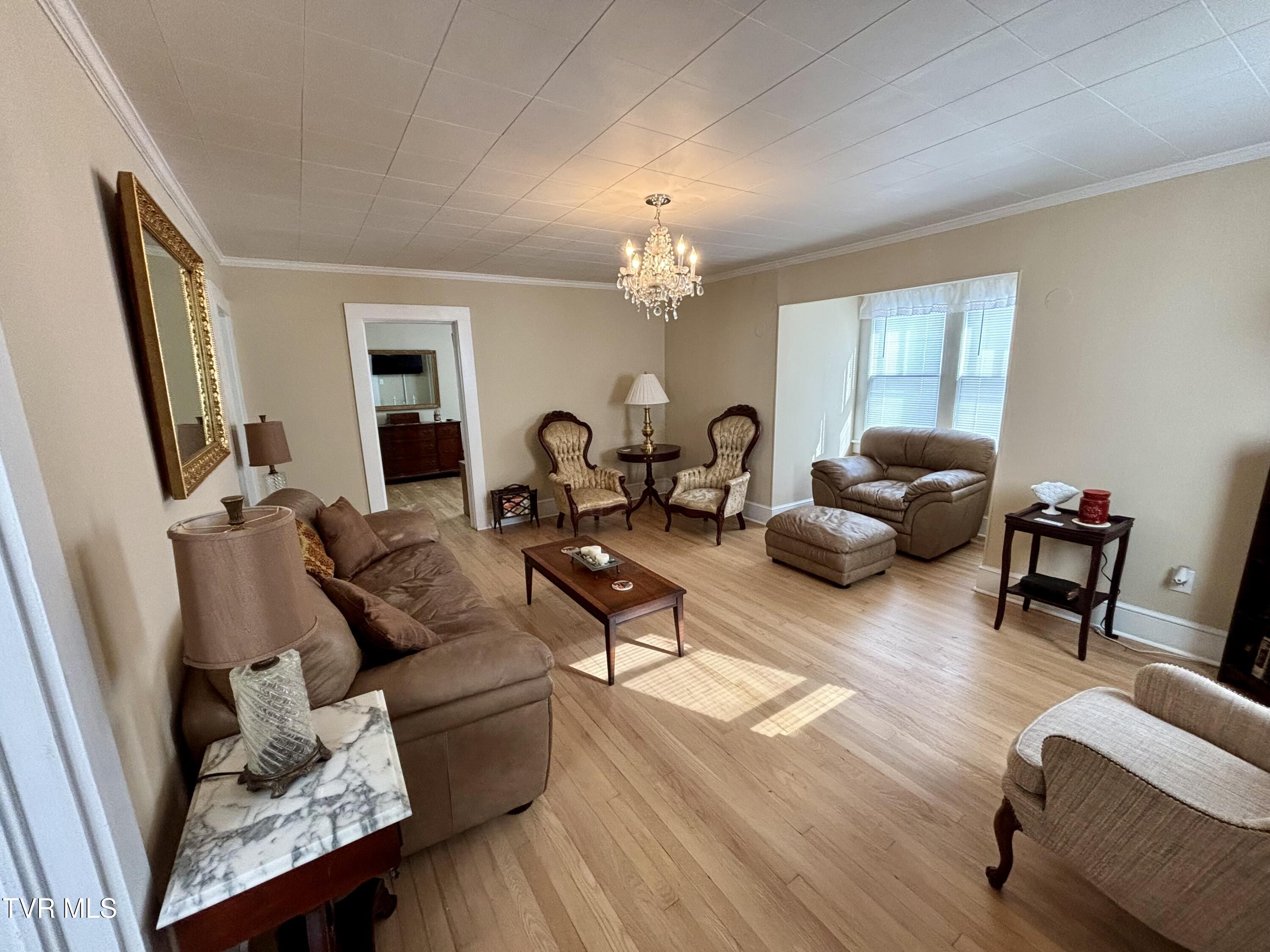 313 School Street Erwin, TN 37650 - Photo 8 of 21 IMG_6501