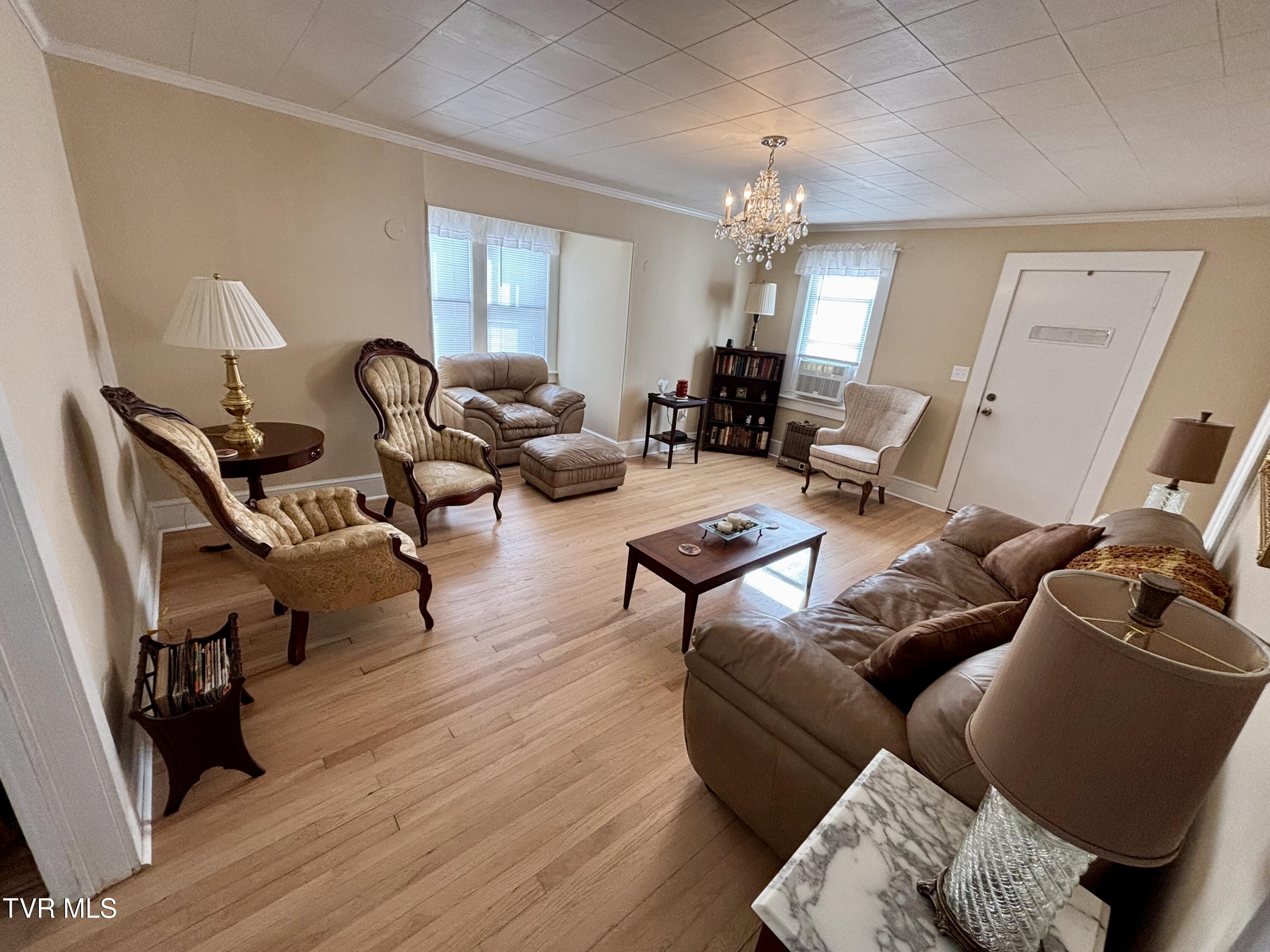 313 School Street Erwin, TN 37650 - Photo 9 of 21 IMG_6507