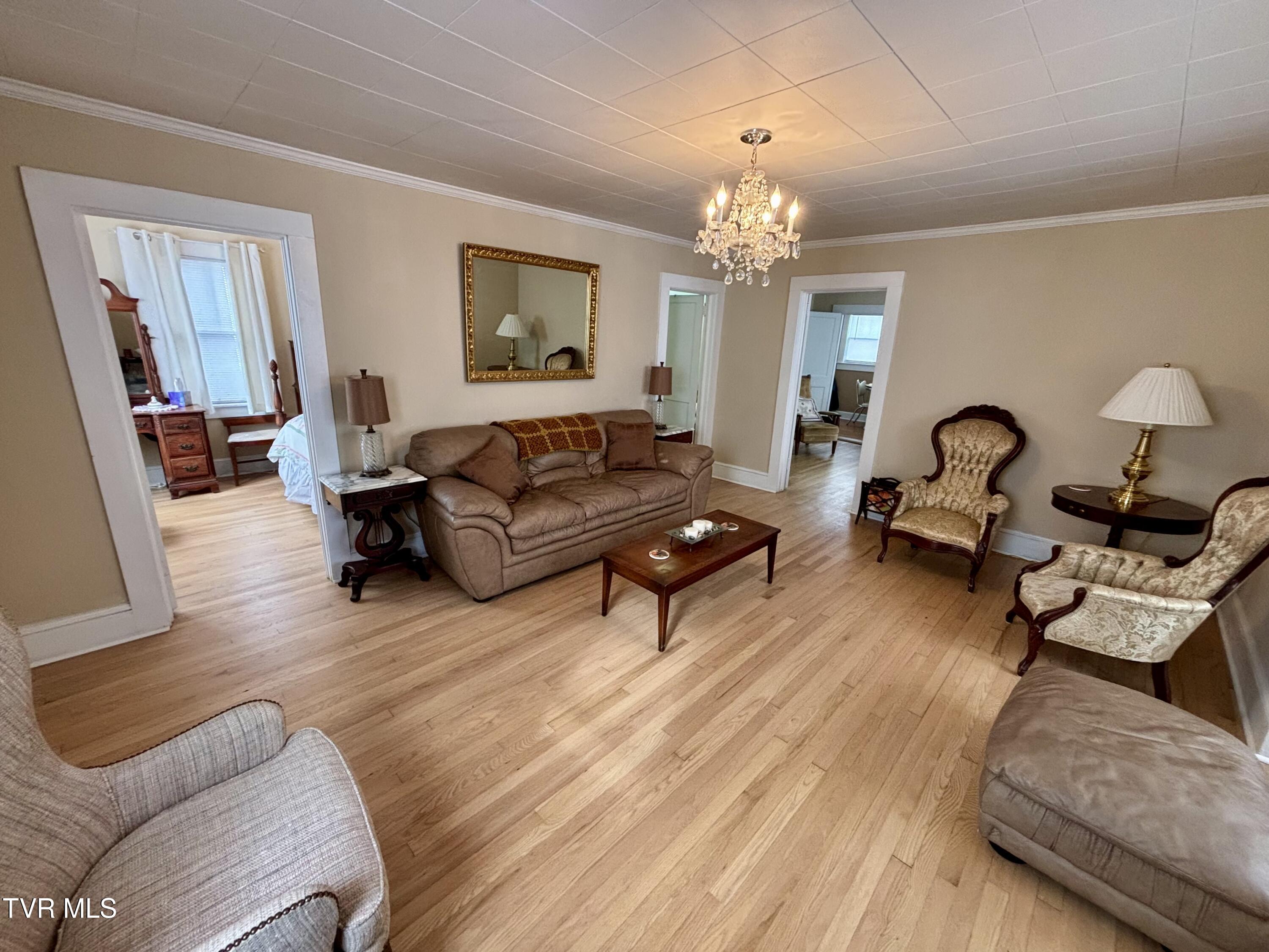 313 School Street Erwin, TN 37650 - Photo 10 of 21 IMG_6500