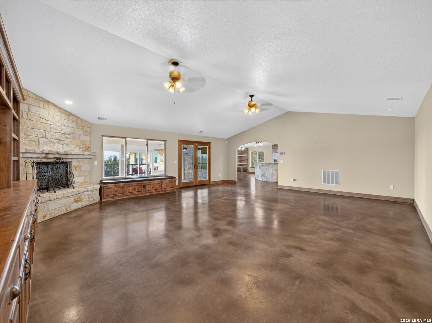911 Stoney Ridge Road Bulverde, TX 78163 - Photo 4 of 49 Gallery Image 4