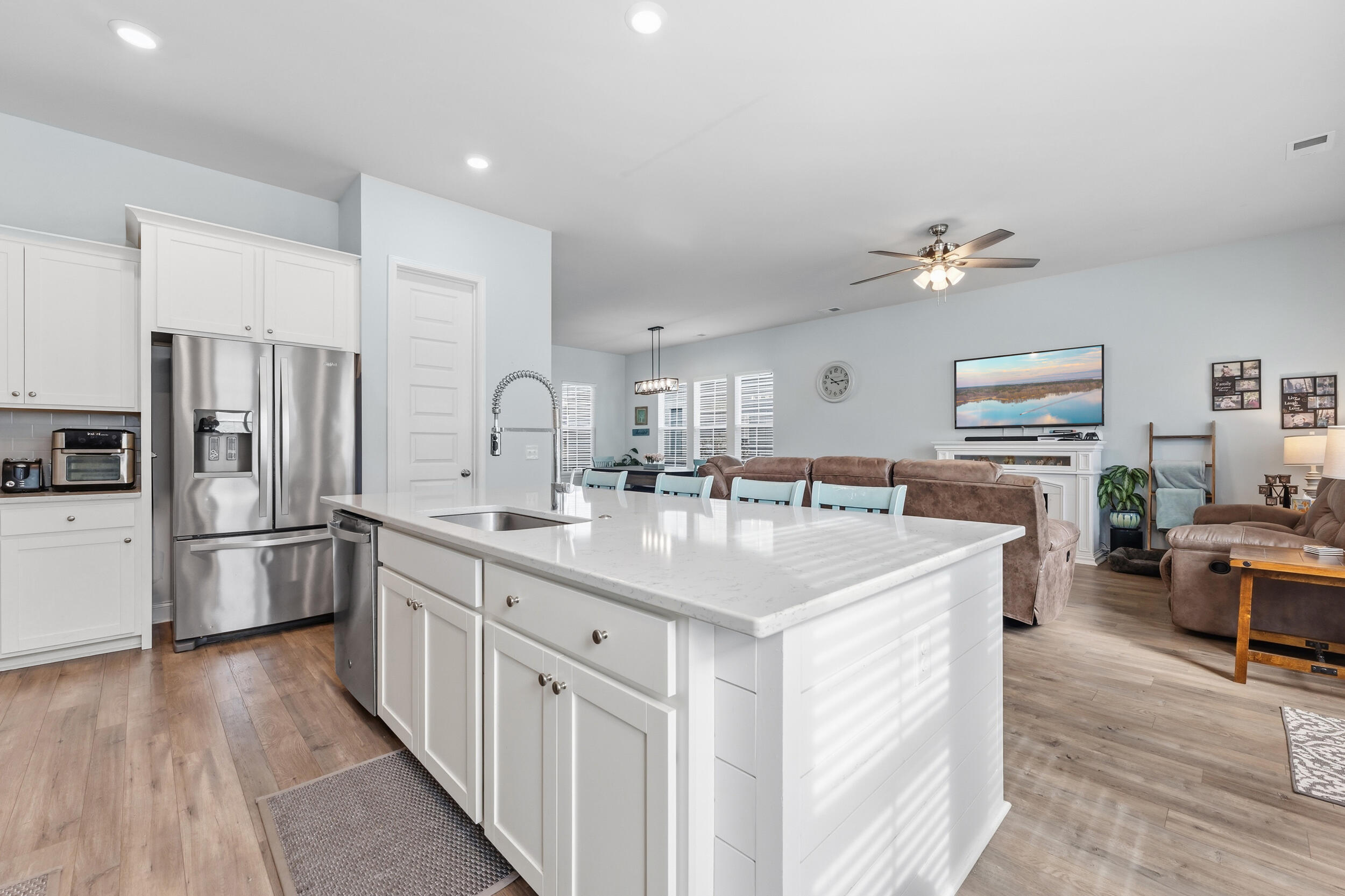 137 Country Gate Lane Summerville, SC 29485 - Photo 2 of 47 26_p1082331
