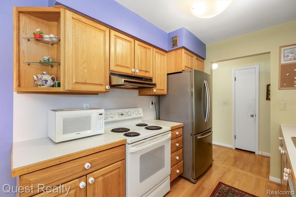 1401 Sycamore Drive Rochester Hills, MI 48307 - Photo 10 of 45