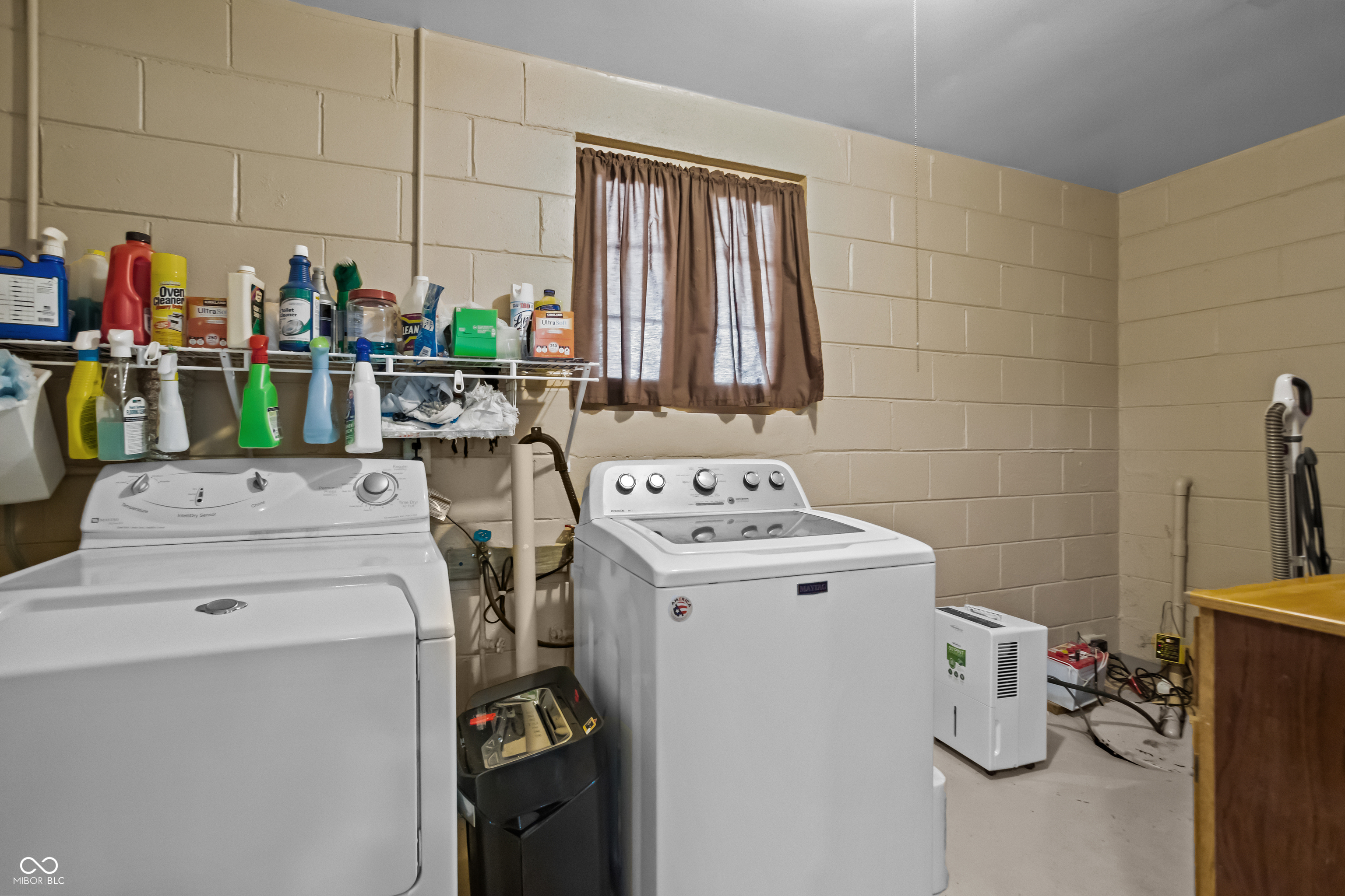 8069 Folkstone Road Indianapolis, IN 46268 - Photo 34 of 54 Gallery Image 34