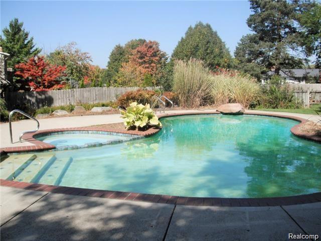 3664 Ridgeland Road West Bloomfield, MI 48323 - Photo 29 of 30 Pool.jpg
