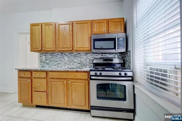 $2,000 | 6045 Blvd, Unit 7E, West New York, NJ 07093