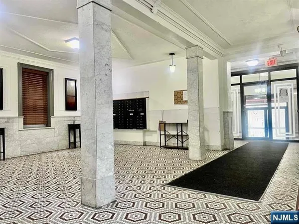 $2,000 | 6045 Blvd, Unit 7E, West New York, NJ 07093