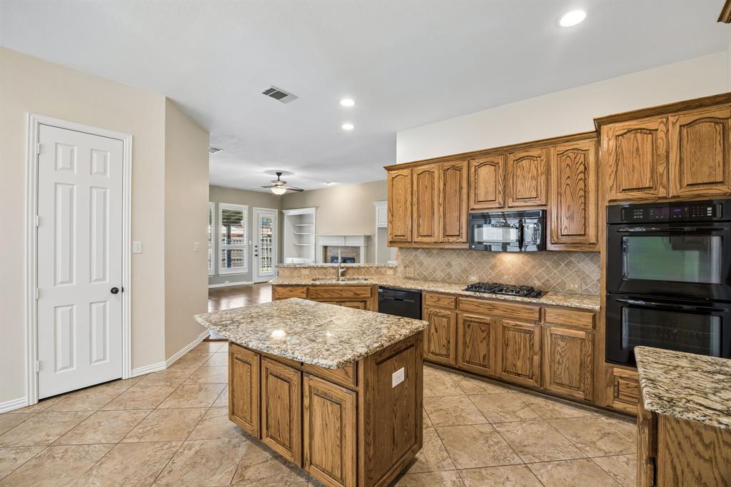1613 Long Prairie Court Allen, TX 75002 - Photo 8 of 40
