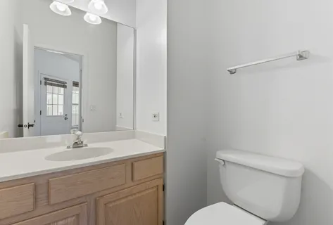 $2,450 | 519 Woodcrest Drive, Mundelein, IL 60060