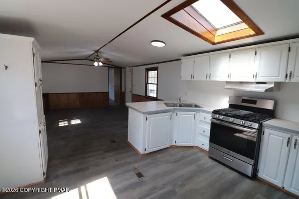 $1,400 | 238 Birchwood Lane, Saylorsburg, PA 18353