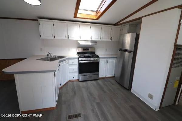 $1,400 | 238 Birchwood Lane, Saylorsburg, PA 18353