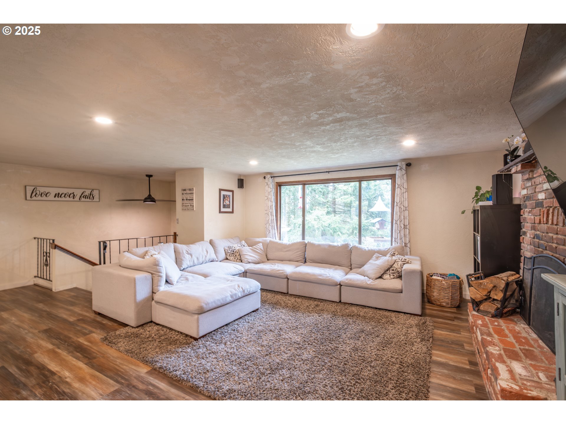 30528 Ty Valley Road Lebanon, OR 97355 - Photo 6 of 38 Gallery Image 6