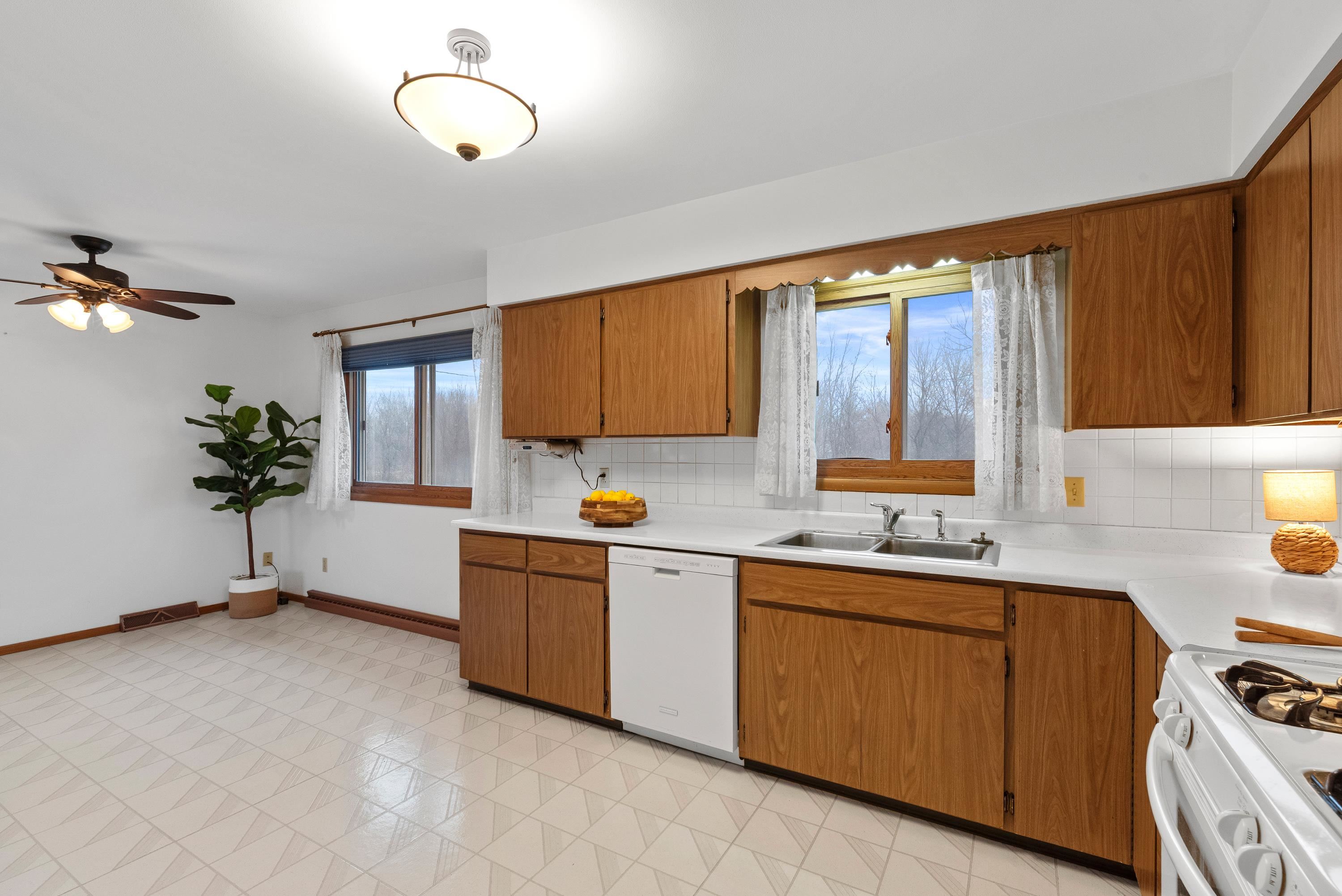 N3461 Guenther Road Waupun, WI 53963 - Photo 7 of 29