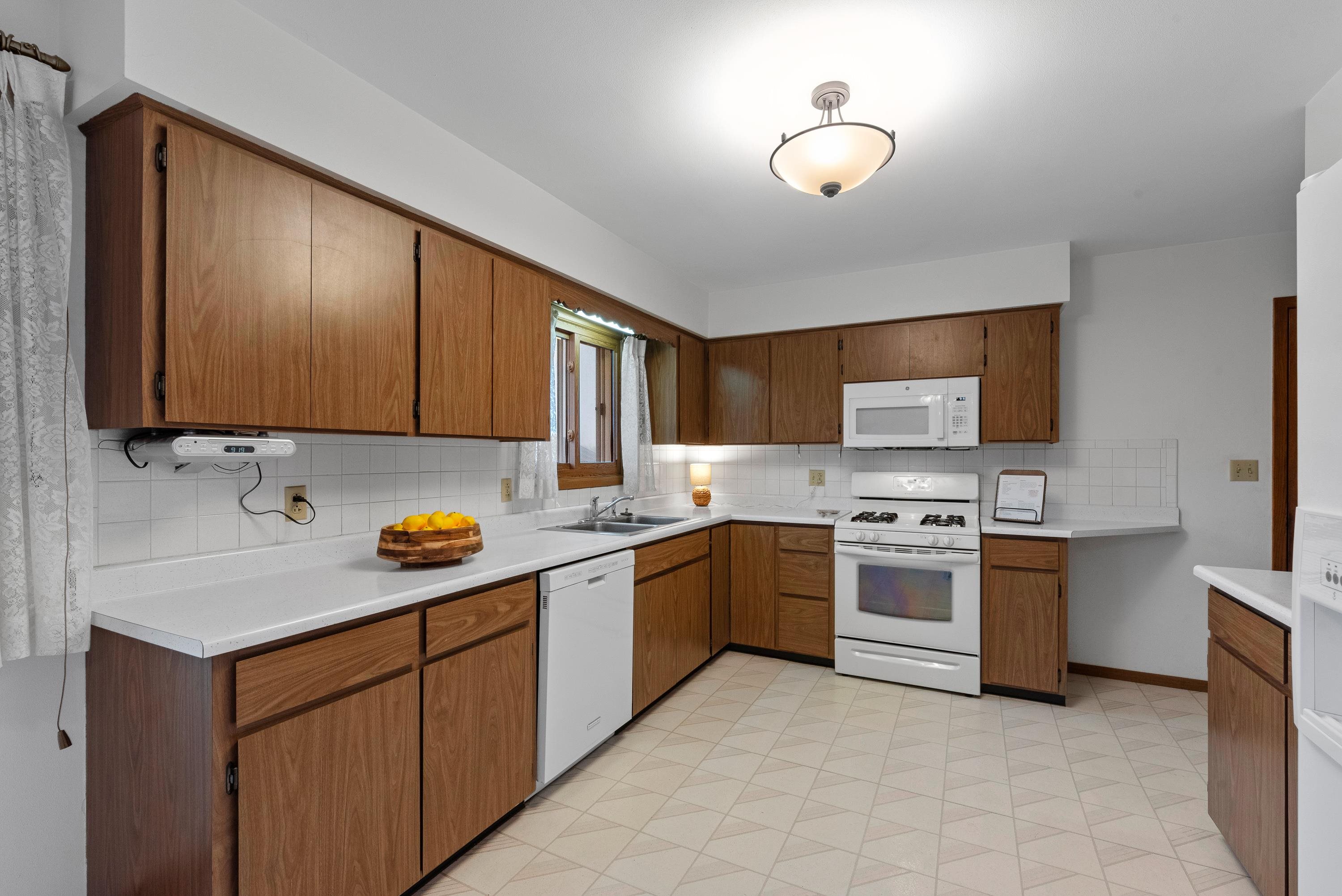 N3461 Guenther Road Waupun, WI 53963 - Photo 9 of 29