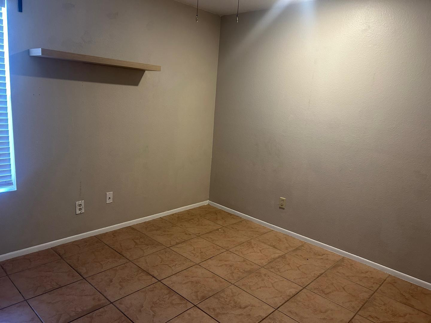1320 West 3rd Street, Unit 2 Tempe, AZ 85281 - Photo 9 of 10 a view of room