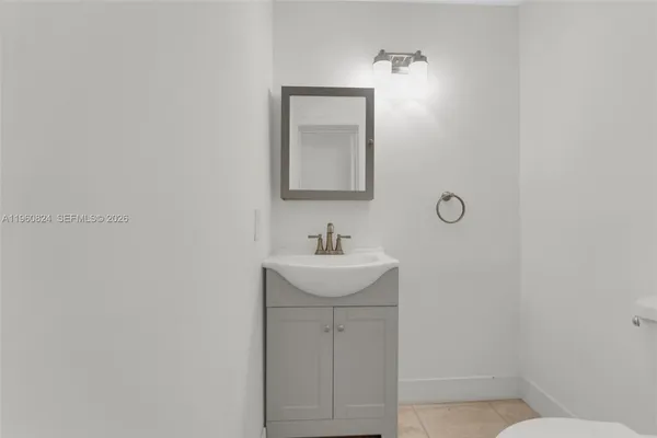 $3,250 | 6502 Kendale Lakes Drive, Unit 207, Miami, FL 33183