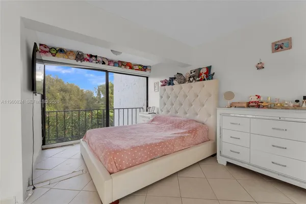 $3,250 | 6502 Kendale Lakes Drive, Unit 207, Miami, FL 33183