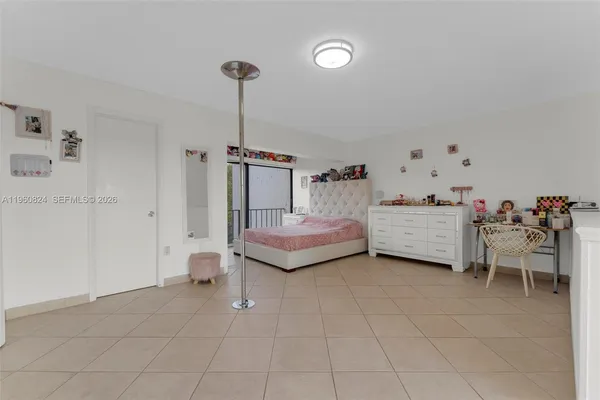 $3,250 | 6502 Kendale Lakes Drive, Unit 207, Miami, FL 33183