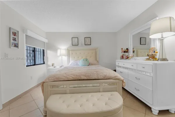 $3,250 | 6502 Kendale Lakes Drive, Unit 207, Miami, FL 33183