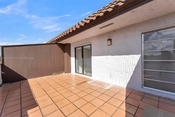 $3,250 | 6502 Kendale Lakes Drive, Unit 207, Miami, FL 33183