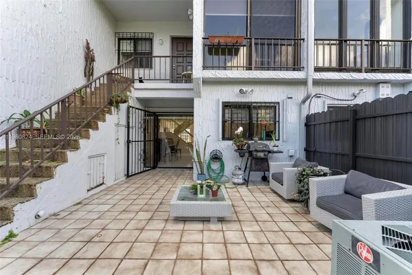 $3,250 | 6502 Kendale Lakes Drive, Unit 207, Miami, FL 33183
