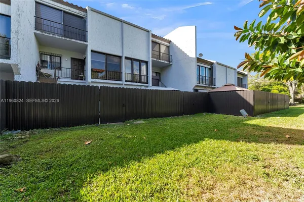 $3,250 | 6502 Kendale Lakes Drive, Unit 207, Miami, FL 33183
