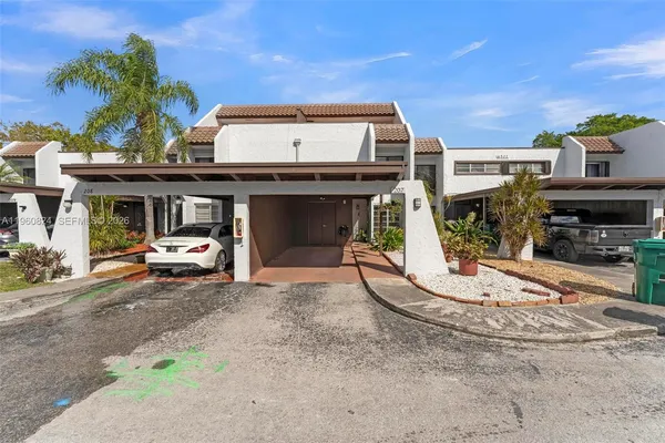 $3,250 | 6502 Kendale Lakes Drive, Unit 207, Miami, FL 33183