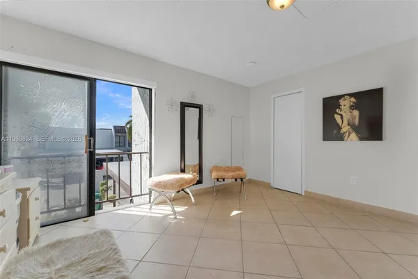 $3,250 | 6502 Kendale Lakes Drive, Unit 207, Miami, FL 33183
