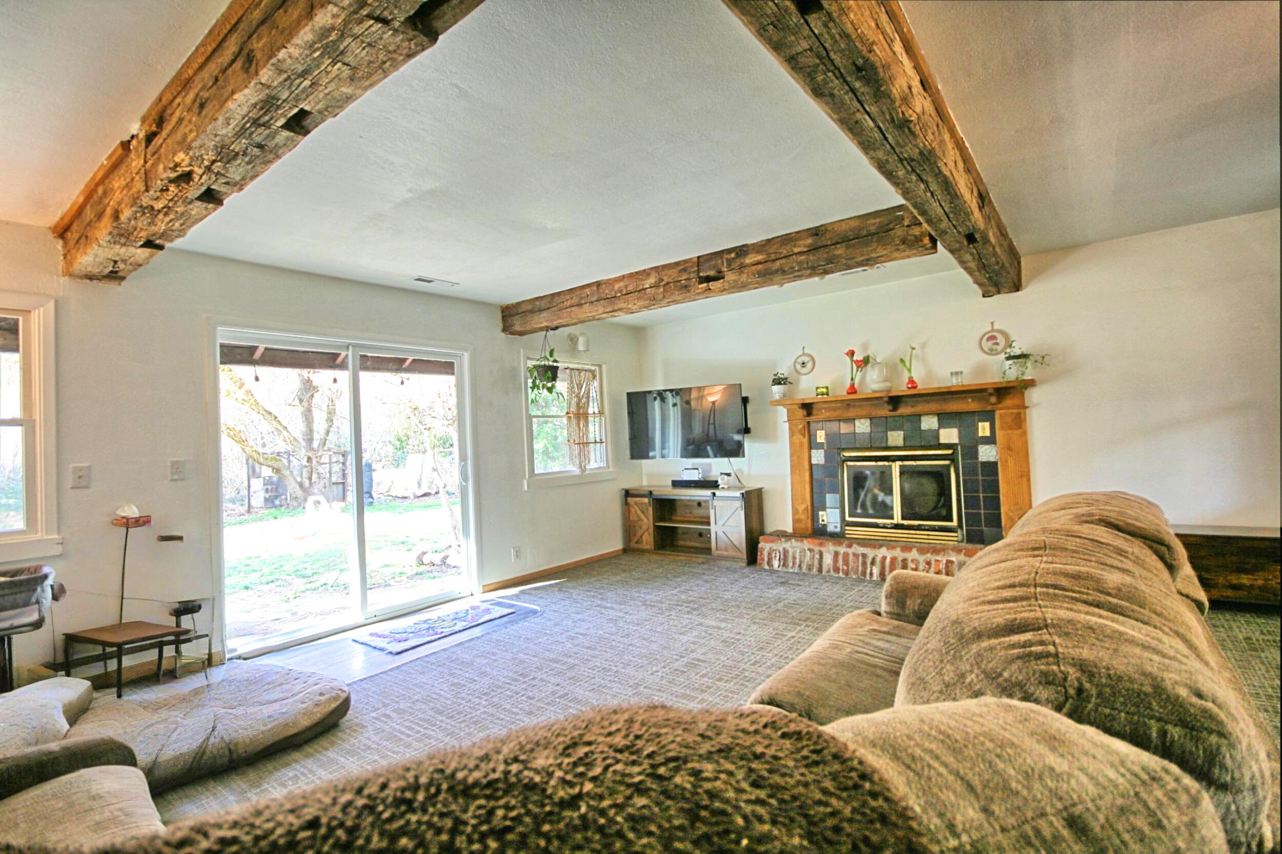 3356 Little Applegate Road Jacksonville, OR 97530 - Photo 12 of 64 family room to back yard