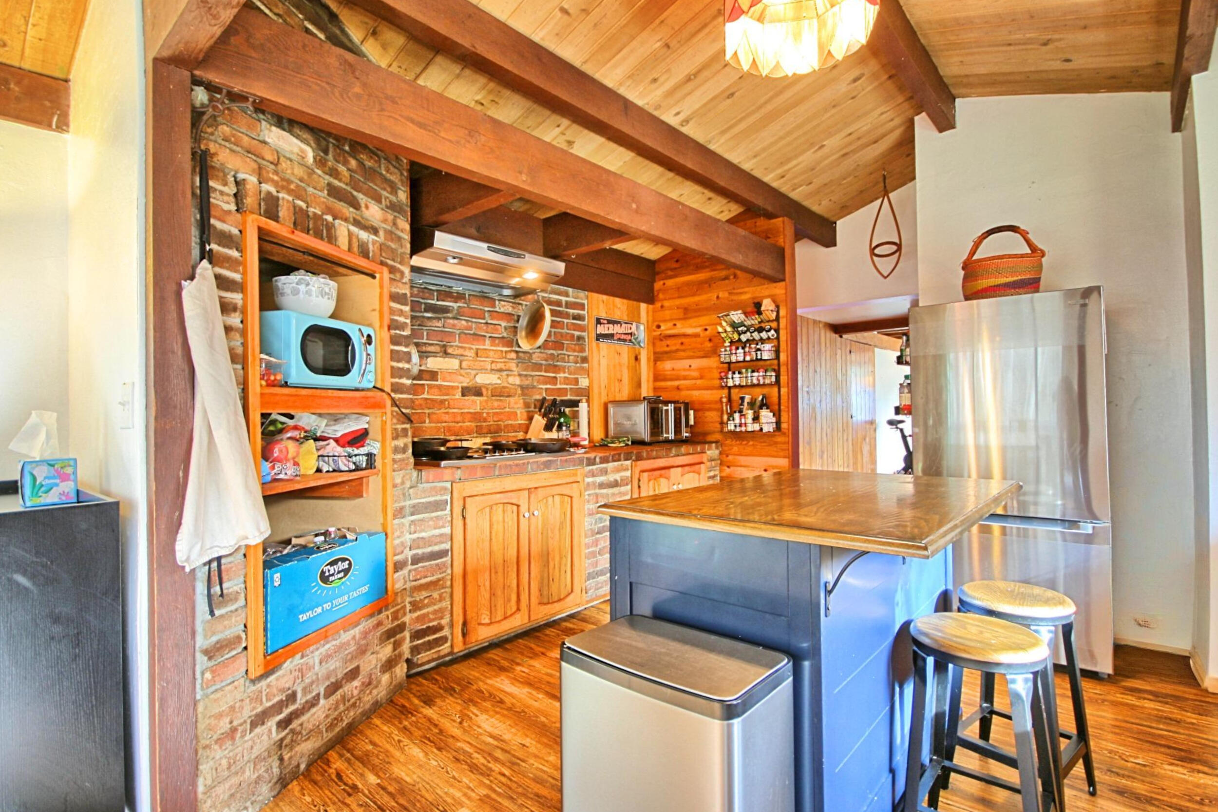 3356 Little Applegate Road Jacksonville, OR 97530 - Photo 17 of 64 brick accents