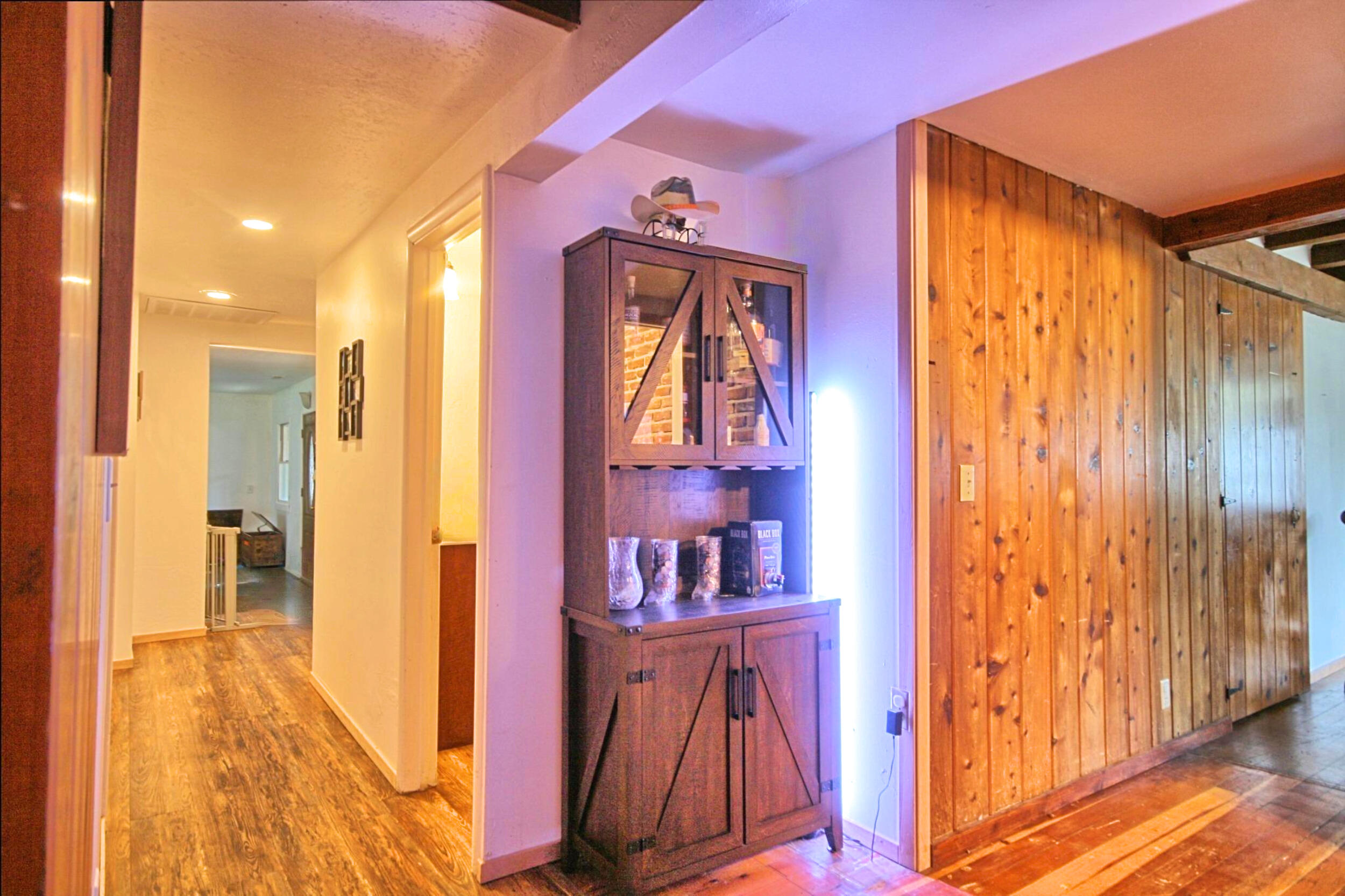 3356 Little Applegate Road Jacksonville, OR 97530 - Photo 23 of 64 central hallway