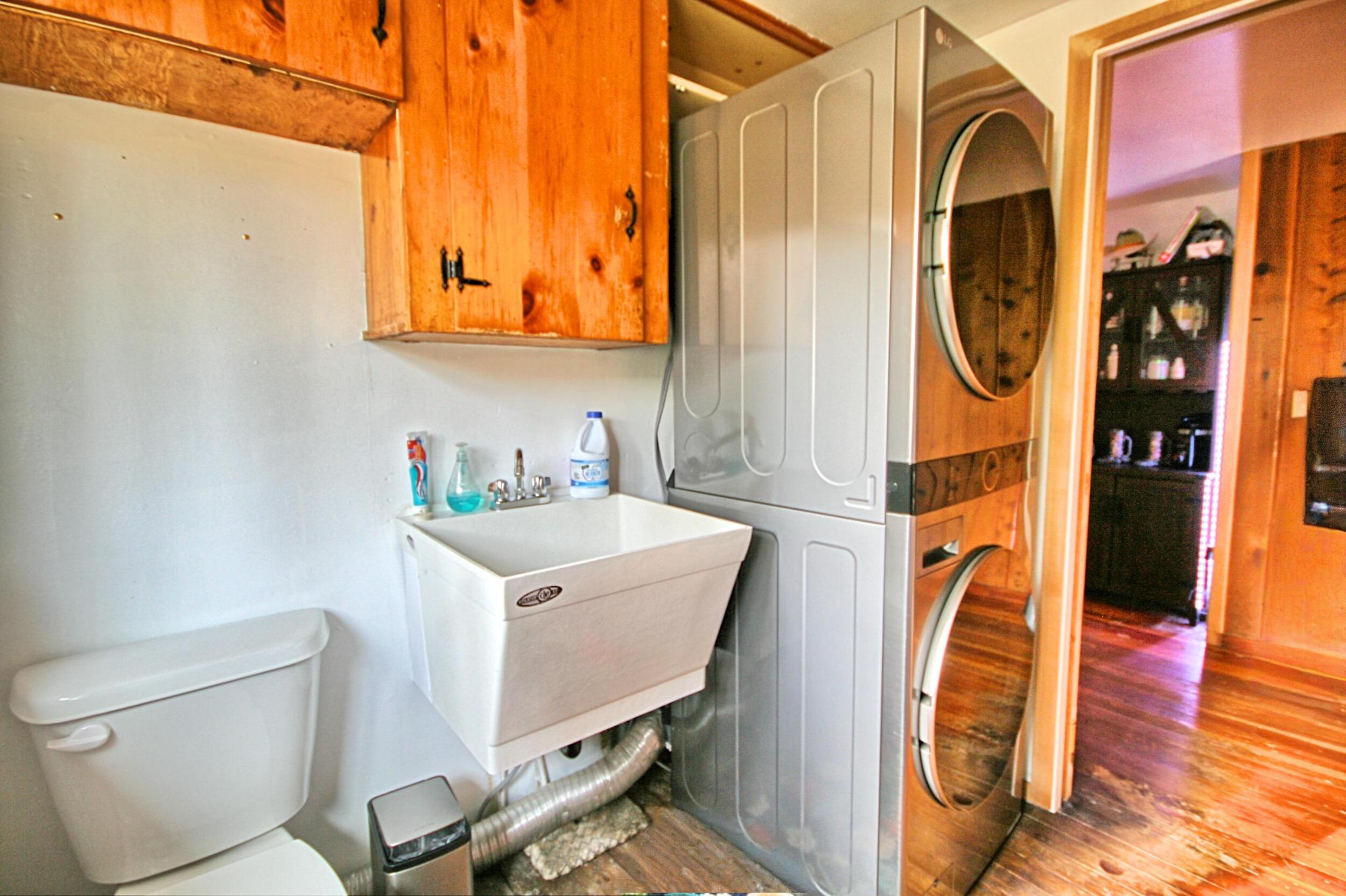 3356 Little Applegate Road Jacksonville, OR 97530 - Photo 30 of 64 laundry