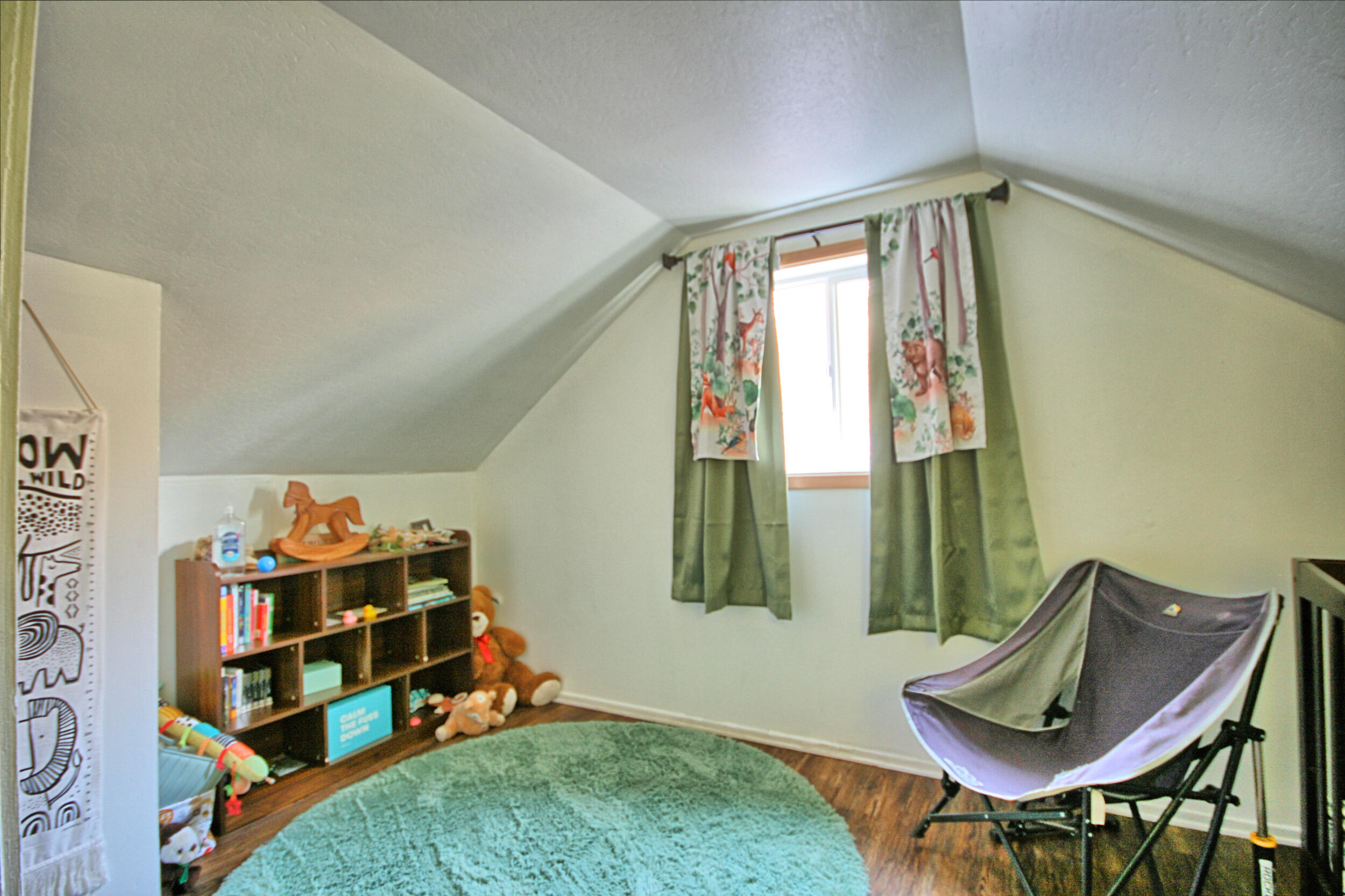 3356 Little Applegate Road Jacksonville, OR 97530 - Photo 36 of 64 second upstairs bed