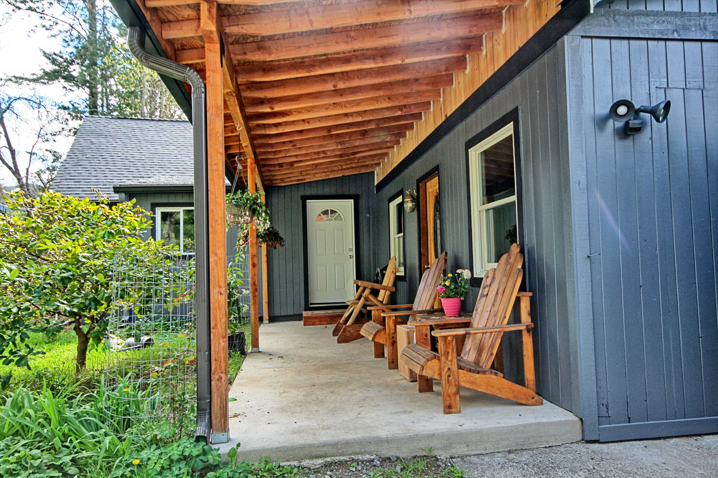 3356 Little Applegate Road Jacksonville, OR 97530 - Photo 6 of 64 front porch