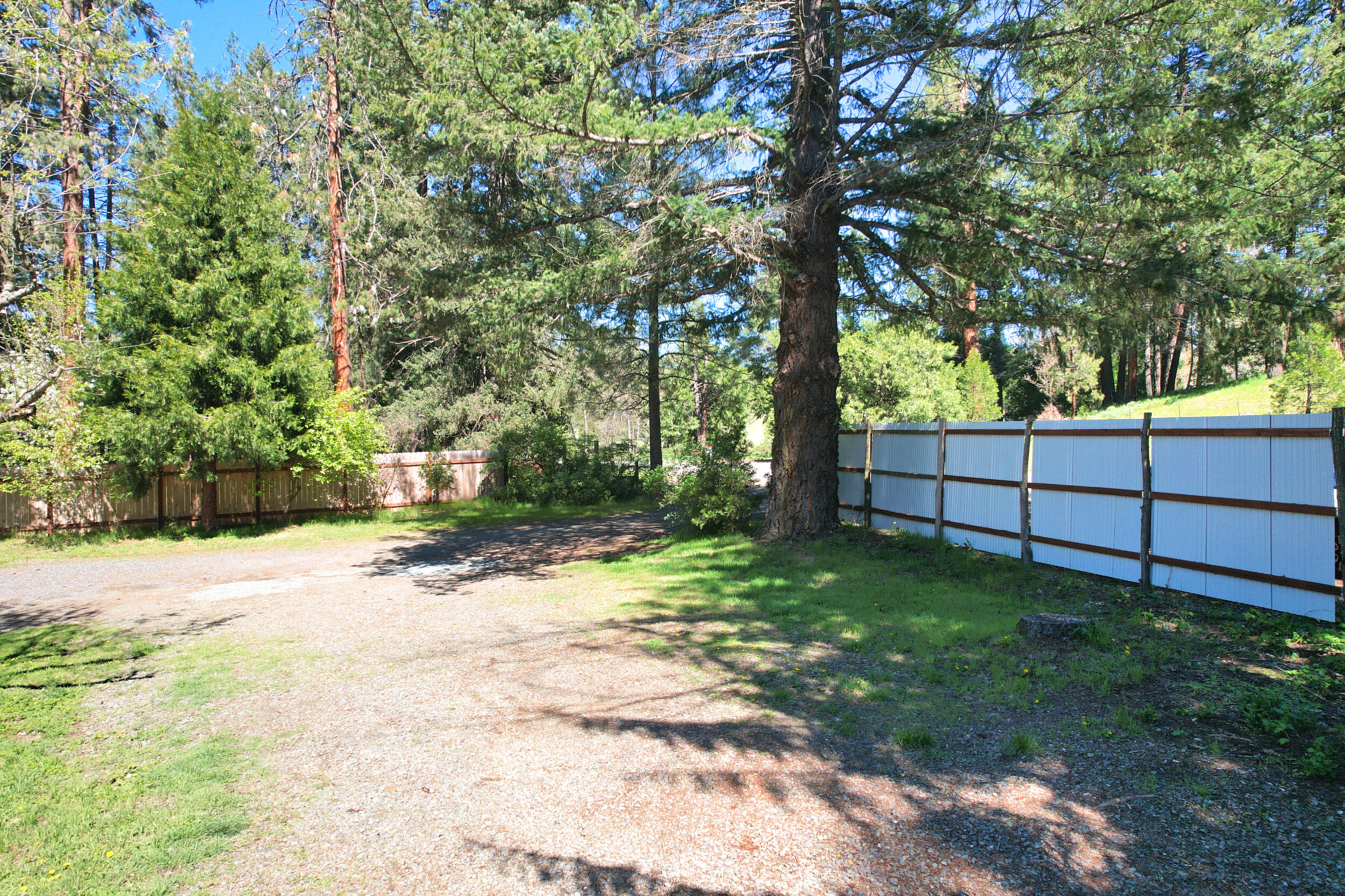 3356 Little Applegate Road Jacksonville, OR 97530 - Photo 8 of 64 driveway entrance (1)