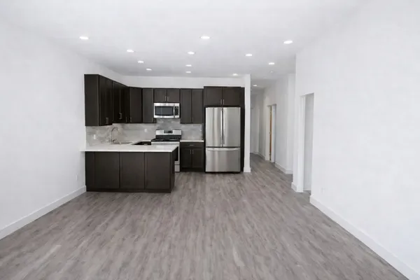 $2,800 | 3340 West Evergreen Avenue, Unit 2F, Chicago, IL 60651
