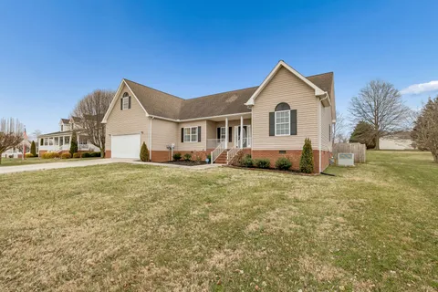 $450,000 | 408 Remington Lane, McMinnville, TN 37110
