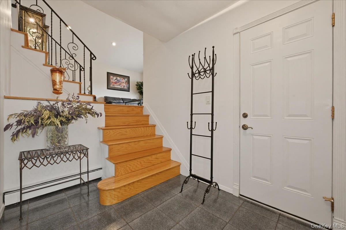 2461 Riviera Lane Bellmore, NY 11710 - Photo 19 of 44