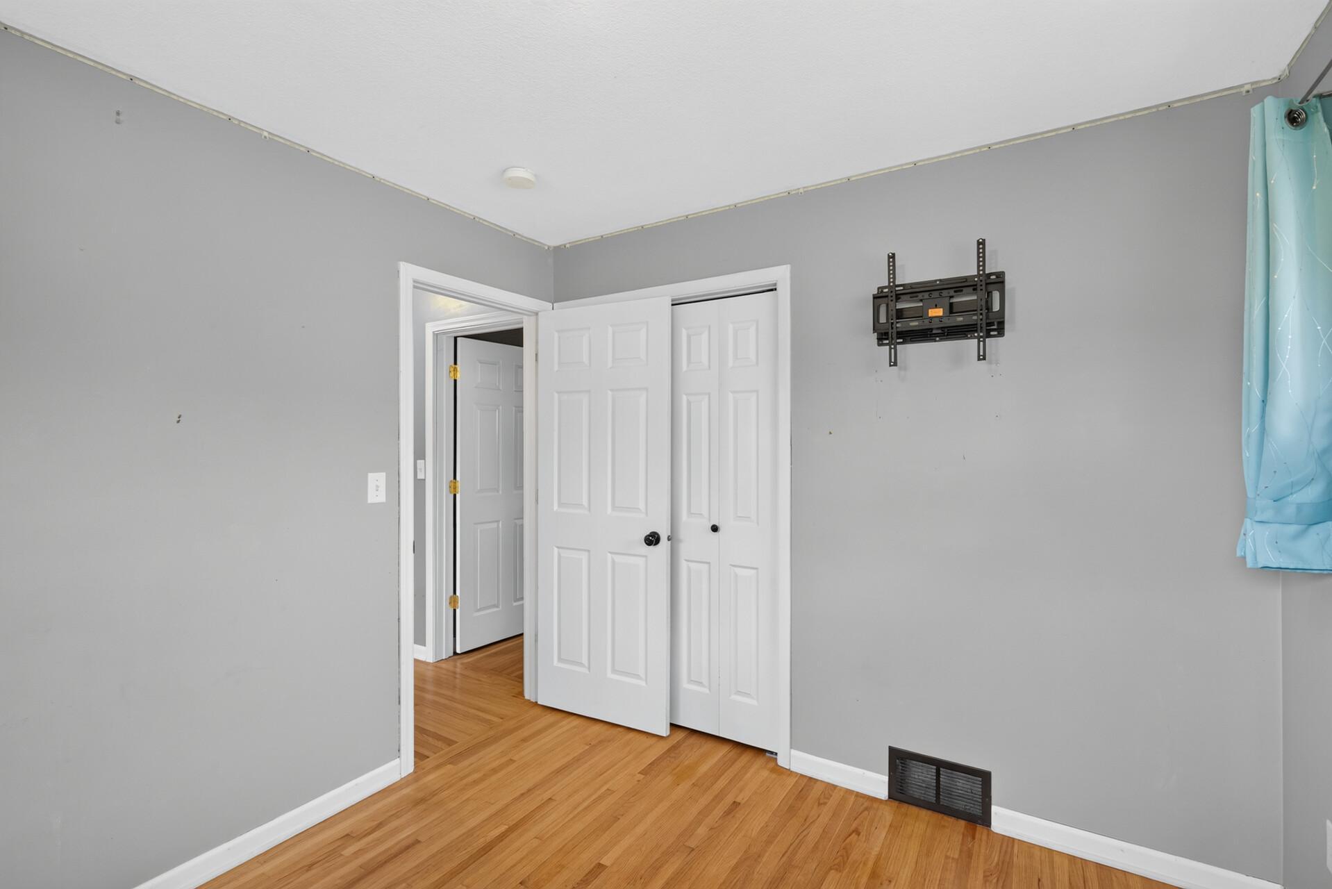 13905 Steven Road Burnsville, MN 55337 - Photo 16 of 38 Gallery Image 16