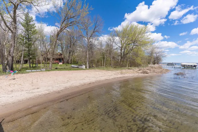 $1,250,000 | 32529 Blue Heron Road, Richville, MN 56576