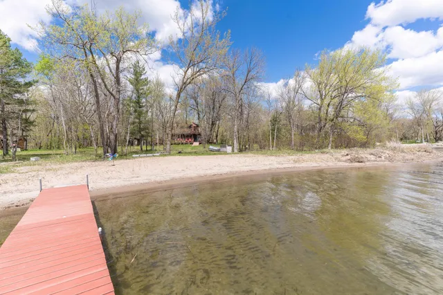 $1,250,000 | 32529 Blue Heron Road, Richville, MN 56576