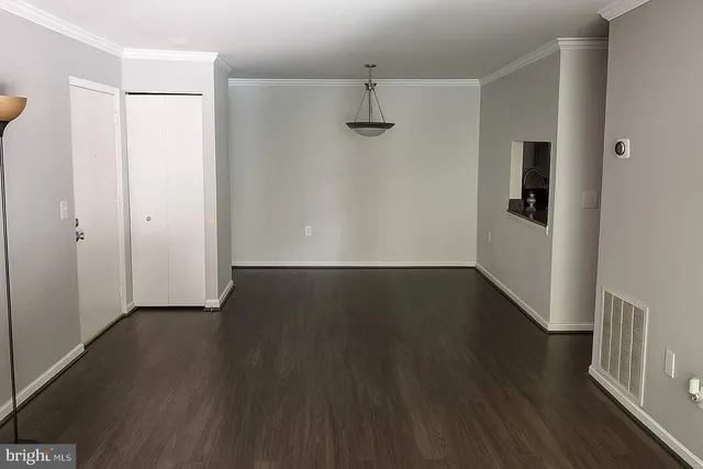 $1,650 | 18300 Streamside Drive, Unit 304, Gaithersburg, MD 20879